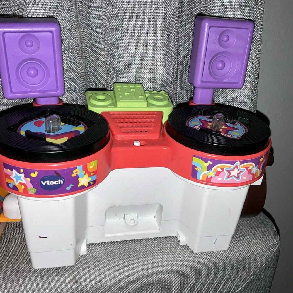VTech Go! Go! Cory Carson DJ Trax The Roll Train Lights Engine And Turntable